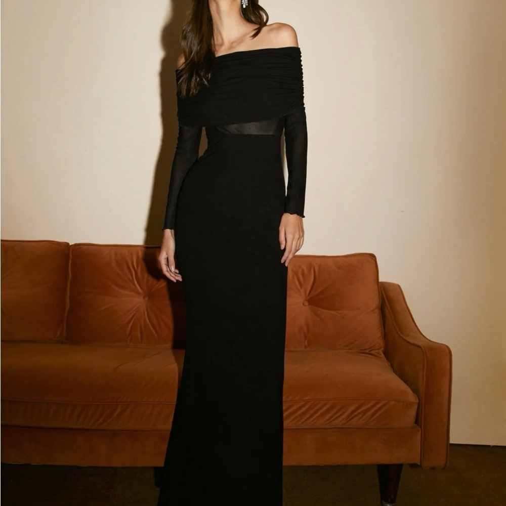 Commense Black Long Sleeve Off-Shoulder Dress